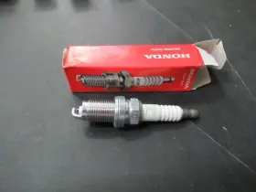 31916-zy9-h01 Honda Sp1 Genuine Spark Plug Zfr6k 9e Oem New Factory Boat Parts