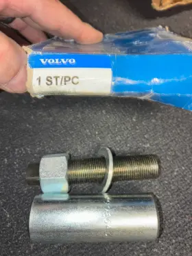Volvo 9996643 Penta Diesel Puller Tool 9998532 Brand New