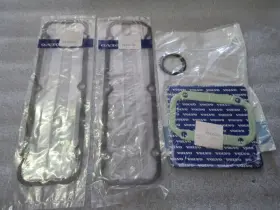 876725 Volvo Penta E9 Genuine Intake Gasket Kit Oem New Factory Boat Parts #2