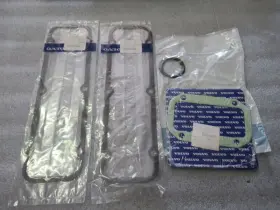 876725 Volvo Penta E9 Genuine Intake Gasket Kit Oem New Factory Boat Parts
