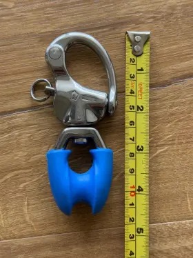 2495 Wichard Hr Snap Shackle With Blue Thimble Eye 110mm Excellent
