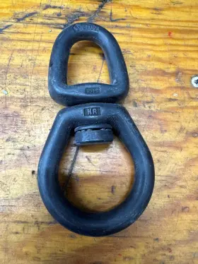 82468b Wichard Black Oxide Stainless 4 17/32 Large And Small Eye Swivel Ball Bearing
